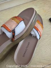 MaxSold Auction: Donald J Pliner Leather Embossed (Snakeskin) Shoes, Size 7.5 - Las Vegas (Nevada, USA) PARTNER MANAGED Estate Sale Online Auction -  Argent Star Court