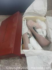 MaxSold Auction: Donald Pliner Blush Leather Loafers with Faux Fur Pom, Size 7.5 M - Las Vegas (Nevada, USA) PARTNER MANAGED Estate Sale Online Auction -  Argent Star Court