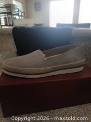 MaxSold Auction: Donald Pliner Women’s Slip-On Shoes Taupe US 7.5 - Las Vegas (Nevada, USA) PARTNER MANAGED Estate Sale Online Auction -  Argent Star Court