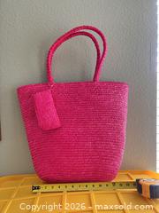 MaxSold Auction: Hot Pink Oversized Woven Straw Tote Bag - Las Vegas (Nevada, USA) PARTNER MANAGED Estate Sale Online Auction -  Argent Star Court