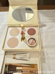 MaxSold Auction: Jane Iredale Makeup Starter Kit - Las Vegas (Nevada, USA) PARTNER MANAGED Estate Sale Online Auction -  Argent Star Court