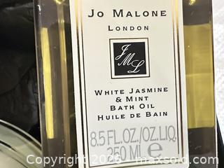 MaxSold Auction: Jo Malone Body Crème, Bath Oil & Dry Body Oil Gift Set - Las Vegas (Nevada, USA) PARTNER MANAGED Estate Sale Online Auction -  Argent Star Court