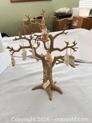 MaxSold Auction: Lenox Halloween Decorative Tree with 24K Gold Accents - Las Vegas (Nevada, USA) PARTNER MANAGED Estate Sale Online Auction -  Argent Star Court