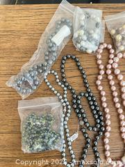 MaxSold Auction: Lot of 30+ Mixed Faux Pearl, Beaded & Metal Jewelry - Las Vegas (Nevada, USA) PARTNER MANAGED Estate Sale Online Auction -  Argent Star Court