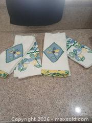 MaxSold Auction: Lot of 4+ Cotton Floral Kitchen Towels - Las Vegas (Nevada, USA) PARTNER MANAGED Estate Sale Online Auction -  Argent Star Court