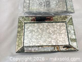 MaxSold Auction: Lot of Nordstrom Glass & Mirrored Decorative Trays (Multiple Items) - Las Vegas (Nevada, USA) PARTNER MANAGED Estate Sale Online Auction -  Argent Star Court