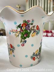 MaxSold Auction: MacKenzie-Childs Set of 4 Small Porcelain Decorative Containers - Las Vegas (Nevada, USA) PARTNER MANAGED Estate Sale Online Auction -  Argent Star Court