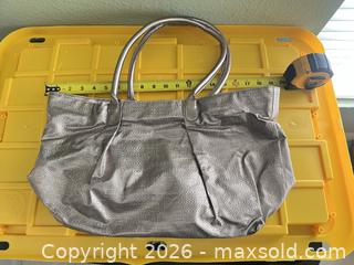 MaxSold Auction: Nordstrom Silver Metallic Faux Leather Large Tote Bag - Las Vegas (Nevada, USA) PARTNER MANAGED Estate Sale Online Auction -  Argent Star Court