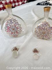 MaxSold Auction: Pair of Vintage Glass Decanters with Stoppers, Gold & Pink Trim - Las Vegas (Nevada, USA) PARTNER MANAGED Estate Sale Online Auction -  Argent Star Court