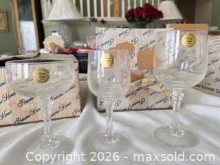 MaxSold Auction: Princess House Etched Floral Lead Crystal Stemware Set (12) - Las Vegas (Nevada, USA) PARTNER MANAGED Estate Sale Online Auction -  Argent Star Court