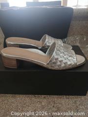 MaxSold Auction: Ron White Emia Woven Slide Mule Silver US 7.5 - Las Vegas (Nevada, USA) PARTNER MANAGED Estate Sale Online Auction -  Argent Star Court