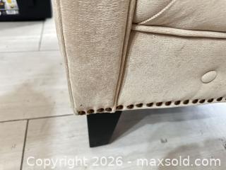 MaxSold Auction: Set of 4 Beige Tufted Accent Chairs with Coffee Table - Las Vegas (Nevada, USA) PARTNER MANAGED Estate Sale Online Auction -  Argent Star Court