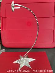 MaxSold Auction: Silver Metal Ornament Stand - Las Vegas (Nevada, USA) PARTNER MANAGED Estate Sale Online Auction -  Argent Star Court