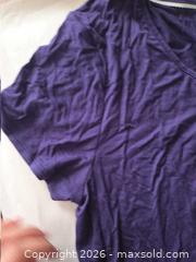 MaxSold Auction: Simply Vera (Vera Wang) Purple Rayon Short Sleeve L - Las Vegas (Nevada, USA) PARTNER MANAGED Estate Sale Online Auction -  Argent Star Court