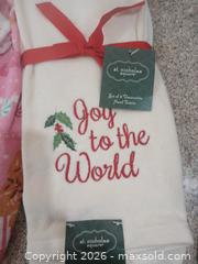 MaxSold Auction: St. Nicholas Square Christmas Cotton Kitchen & Hand Towels, Lot of 6 - Las Vegas (Nevada, USA) PARTNER MANAGED Estate Sale Online Auction -  Argent Star Court