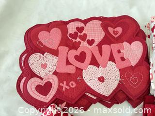 MaxSold Auction: Valentine's Day Red Pink White Table & Kitchen Linens Set - Las Vegas (Nevada, USA) PARTNER MANAGED Estate Sale Online Auction -  Argent Star Court