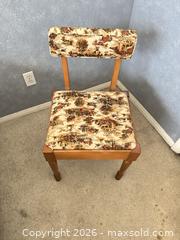 MaxSold Auction: Vintage Wooden Frame Chair with Beige Multicolor Fabric - Las Vegas (Nevada, USA) PARTNER MANAGED Estate Sale Online Auction -  Argent Star Court