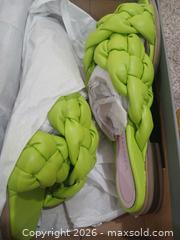 MaxSold Auction: Vionic Kalina Braided Leather Slide Sandal US 7 Lime - Las Vegas (Nevada, USA) PARTNER MANAGED Estate Sale Online Auction -  Argent Star Court