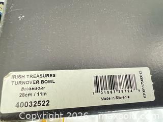 MaxSold Auction: Waterford - Irish Treasures Crystal Serving Bowl, Clear — Made in Slovenia - Las Vegas (Nevada, USA) PARTNER MANAGED Estate Sale Online Auction -  Argent Star Court