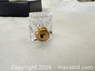 MaxSold Auction: Waterford Crystal Cut Glass Lamp Finial, Clear - Las Vegas (Nevada, USA) PARTNER MANAGED Estate Sale Online Auction -  Argent Star Court