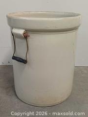 MaxSold Auction: Antique Medalta Pottery 8 Gallon Stoneware Crock  - Toronto (Ontario, Canada) PARTNER MANAGED Reseller Online Auction - Queen Street West.