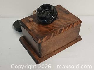 MaxSold Auction: Antique Northern Electric Canada Wooden Wall Telephone  - Toronto (Ontario, Canada) PARTNER MANAGED Reseller Online Auction - Queen Street West.