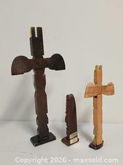 MaxSold Auction: Lot of 3 Souvenir Indigenous Northwest Cost Totem Poles - Toronto (Ontario, Canada) PARTNER MANAGED Reseller Online Auction - Queen Street West.