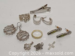 MaxSold Auction: Mixed 925 Silver Jewelry Lot - Toronto (Ontario, Canada) PARTNER MANAGED Reseller Online Auction - Queen Street West.