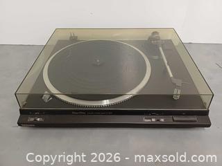 MaxSold Auction: Technic SL-DD22 Turntable  - Toronto (Ontario, Canada) PARTNER MANAGED Reseller Online Auction - Queen Street West.