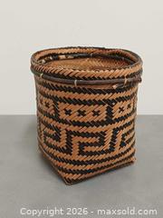 MaxSold Auction: Vintage Cherokee Indigneous American Indian Basket - Toronto (Ontario, Canada) PARTNER MANAGED Reseller Online Auction - Queen Street West.