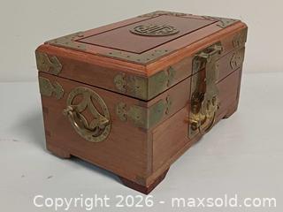 MaxSold Auction: Vintage Chinese Rosewood Jewelry Box  - Toronto (Ontario, Canada) PARTNER MANAGED Reseller Online Auction - Queen Street West.