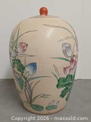 MaxSold Auction: Vintage Chinoiserie Birds Lotus Flowers Lilly Pads Ginger Jar - Toronto (Ontario, Canada) PARTNER MANAGED Reseller Online Auction - Queen Street West.