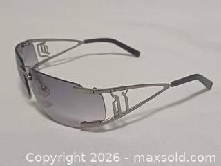 MaxSold Auction: Vintage Y2K Versace Sunglass MOD2019 - Toronto (Ontario, Canada) PARTNER MANAGED Reseller Online Auction - Queen Street West.