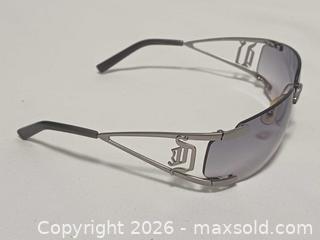 MaxSold Auction: Vintage Y2K Versace Sunglass MOD2019 - Toronto (Ontario, Canada) PARTNER MANAGED Reseller Online Auction - Queen Street West.