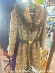 MaxSold Auction: Vintage Coat - Carleton Place (Ontario, Canada) SELLER MANAGED Reseller Online Auction - Victoria Street