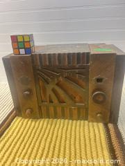 MaxSold Auction: Vintage Radio - Carleton Place (Ontario, Canada) SELLER MANAGED Reseller Online Auction - Victoria Street