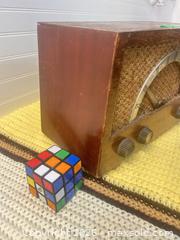 MaxSold Auction: Vintage Radio - Carleton Place (Ontario, Canada) SELLER MANAGED Reseller Online Auction - Victoria Street