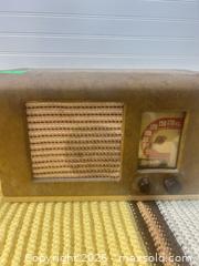 MaxSold Auction: Vintage Radio Lot 1 - Carleton Place (Ontario, Canada) SELLER MANAGED Reseller Online Auction - Victoria Street