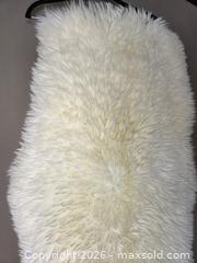 MaxSold Auction: Sheepskin Rug 100% New Zealand Sheepskin - Hamilton (Ontario, Canada) SELLER MANAGED Estate Sale Online Auction - Bishopsgate Avenue