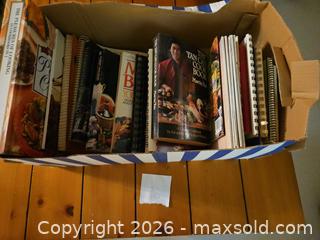 MaxSold Auction: Assorted Cookbooks Collection — 20+ (Hardcover, Paperback, Spiral) - Kingston (Ontario, Canada) PARTNER MANAGED Moving Online Auction - Fernmoor Drive