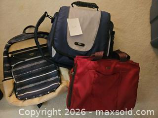 MaxSold Auction: Fossil, Roots & Columbia Nylon Backpacks and Shoulder Bags - Kingston (Ontario, Canada) PARTNER MANAGED Moving Online Auction - Fernmoor Drive