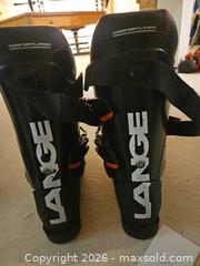 MaxSold Auction: Lange SX 90 Women's Alpine Downhill Ski Boots - Kingston (Ontario, Canada) PARTNER MANAGED Moving Online Auction - Fernmoor Drive