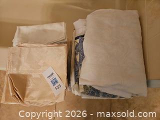 MaxSold Auction: Mixed Cloth Napkins, Placemats, Runner & Table Cloths Assorted Colours Patterns,Sizes - Kingston (Ontario, Canada) PARTNER MANAGED Moving Online Auction - Fernmoor Drive