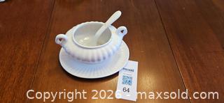 MaxSold Auction: Pereiras White Porcelain Ribbed Gravy Boat — Spoon - Kingston (Ontario, Canada) PARTNER MANAGED Moving Online Auction - Fernmoor Drive