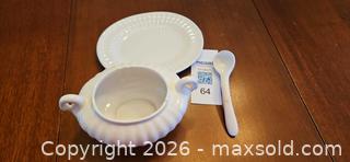 MaxSold Auction: Pereiras White Porcelain Ribbed Gravy Boat — Spoon - Kingston (Ontario, Canada) PARTNER MANAGED Moving Online Auction - Fernmoor Drive