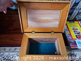 MaxSold Auction: Small Solid Wood Honey Oak Jewelry Box with Cedar Lining - Kingston (Ontario, Canada) PARTNER MANAGED Moving Online Auction - Fernmoor Drive