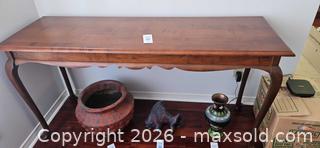 MaxSold Auction: Solid Wood Traditional Console Table with Cabriole Legs - Kingston (Ontario, Canada) PARTNER MANAGED Moving Online Auction - Fernmoor Drive
