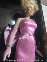 MaxSold Auction: Franklin Mint Marilyn Monroe 16 in Vinyl Collector Doll - Lakeland (Florida, USA) PARTNER MANAGED Downsizing Online Auction - Shore Acres Drive