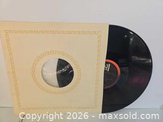 MaxSold Auction: The Beatles — Introducing... The Beatles (Vee-Jay 12" LP) - Lakeland (Florida, USA) PARTNER MANAGED Downsizing Online Auction - Shore Acres Drive