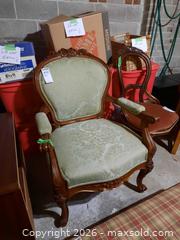 MaxSold Auction: Chair  B - Toronto (Ontario, Canada) Moving Online Auction - Snowshoe Millway